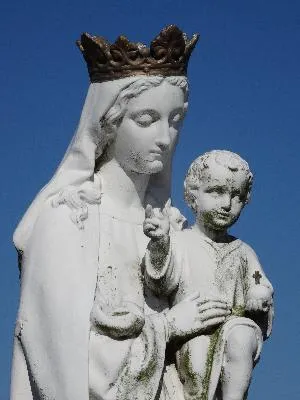 Statue de la Vierge à Harcourt