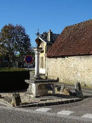 Calvaire de la Mairie de La Croix-Saint-Leufroy