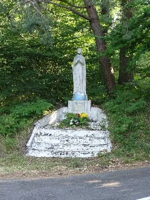 Statue de la Vierge à Barneville-sur-Seine