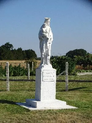 Statue de la Vierge à Flancourt-Catelon
