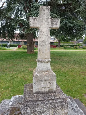 Calvaire de la place de la Mairie à Léry