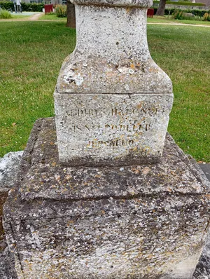 Calvaire de la place de la Mairie à Léry