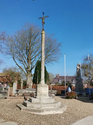 Croix du cimetière de Bouquetot