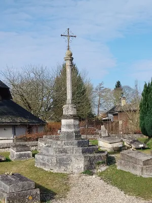 Croix de cimetière à Brestot