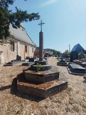 Croix du cimetière d'Eturqueraye