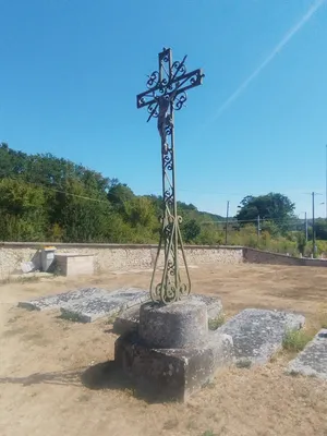 Croix du cimetière du Croisille