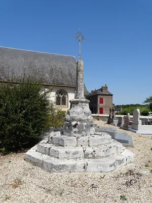 Croix de l'Église de Sainte-Croix-sur-Aizier