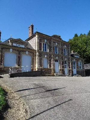 Mairie de Saint-Amand-des-Hautes-Terres
