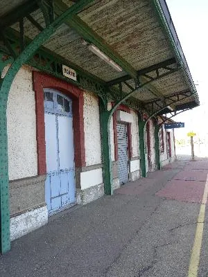 Gare de Pont-de-l'Arche à Alizay