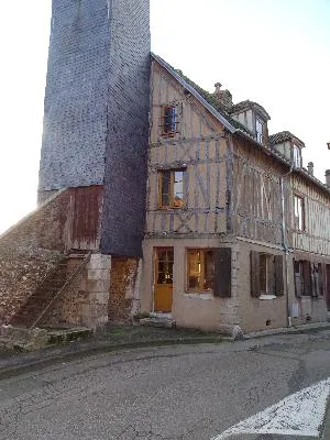 Beffroi de la Madeleine dit Tour de l’horloge aux Andelys