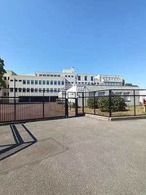 Lycée Jean-Baptiste Decretot à Louviers