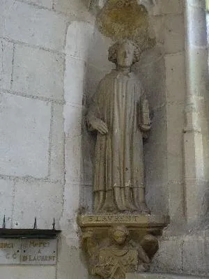 statue et son cul-de-lampe : Saint Laurent