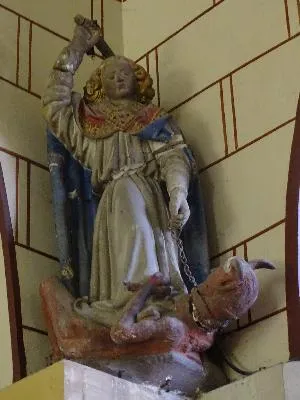 statue : Saint Michel terrassant le démon