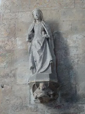 statue : Sainte, console