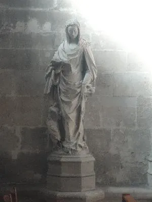 statue : Une sainte (Marie Salomé) accompagnée de deux enfants