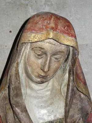 Groupe sculpté : Vierge de Pitié de l'église Notre-Dame-des-Arts de Pont-de-l'Arche