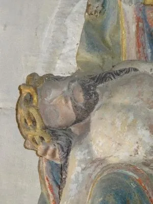 Groupe sculpté : Vierge de Pitié dans l''église Notre-Dame d''Iville