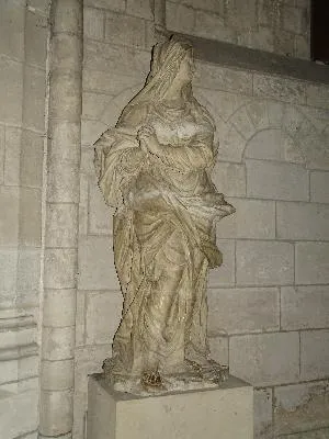 Statue : la Vierge de la cathédrale Notre-Dame d'Évreux
