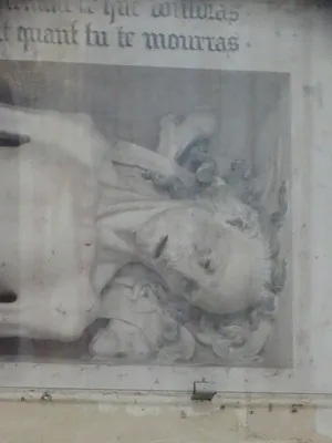 Transit, cadavre décomposé de la Collégiale Saint-Gervais de Gisors