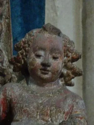 Statue : Vierge à l'Enfant dans l'Abbatiale Saint-Taurin d'Évreux