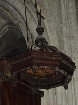 Chaire à prêcher dans la Cathédrale Notre-Dame d'Évreux