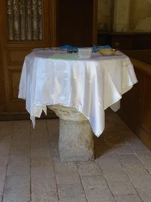 Fonts baptismaux de l'Église Sainte-Colombe d'Irreville