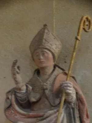 Groupe sculpté : Saint-Nicolas dans l'Église Saint-Quentin de Poses