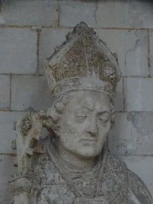 Statue : Saint-Ambroise dans l'Abbaye Notre-Dame du Bec-Hellouin