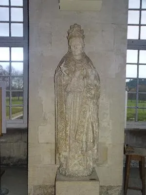 Statue : Saint-Grégoire pape dans l'Abbaye Notre-Dame du Bec-Hellouin