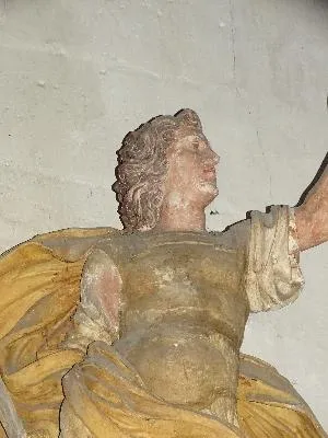 Statue : Saint-Michel dans l'Église Saint-André du Bec-Hellouin