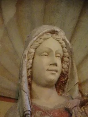 Statue : Vierge à l'Enfant dans l'Église Saint-Georges d'Aubevoye
