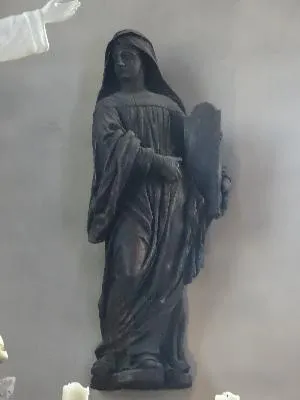 Statue de Sainte-Scholastique dans l'Église Saint-Ouen de Gaillon