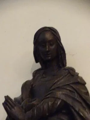 Statue de Sainte-Marguerite d'Antioche dans l'Église Saint-Denis de Lyons-la-Forêt