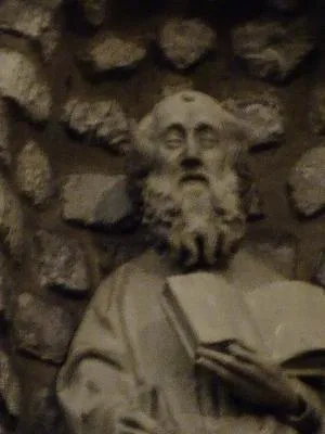 Statue d'un Saint Evangéliste dans l'Église de Pont-Saint-Pierre