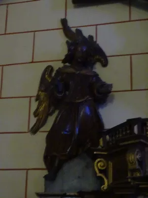 2 statues en pendant : Anges adorateurs