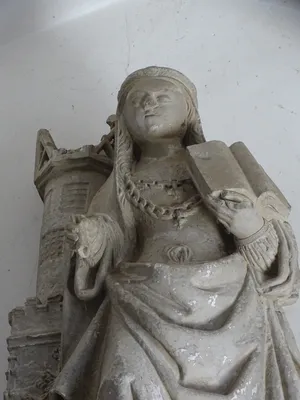 Statue : Sainte-Barbe dans l'Église de La Couture-Boussey
