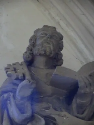 Statue : Saint-Pierre dans l'Église de La Couture-Boussey