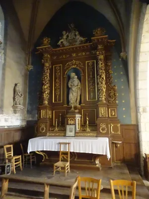 Statuette : Vierge à l'Enfant dans l'Église Saint-Germain de Radepont