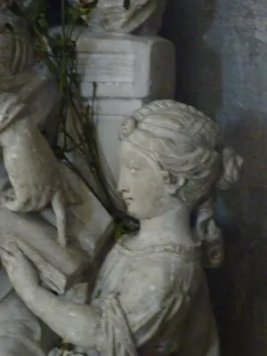 Groupe sculpté : L'Education de la Vierge dans la Collégiale Notre-Dame de Vernon