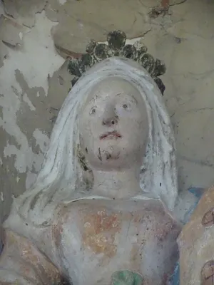 Statue de Sainte-Clotilde Saint Romain dans l'Église Notre-Dame de Beauficel-en-Lyons