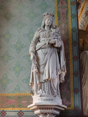Statue de Sainte-Philomène dans l'Église Saint-Sulpice d'Heudicourt