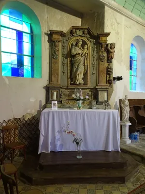 autel latéral nord, retable et statue : Vierge à l'Enfant