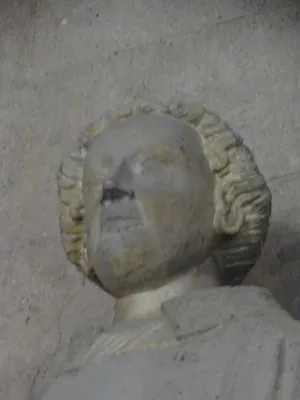 Statue de Saint-Léonard-de-Noblat dans l'Église Saint-Sauveur du petit Andely