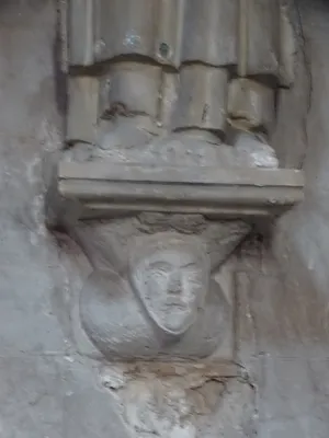 Statue de Saint-Léonard-de-Noblat dans l'Église Saint-Sauveur du petit Andely