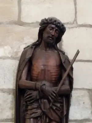 Statue : Ecce Homo dans la Collégiale Notre-Dame d'Écouis