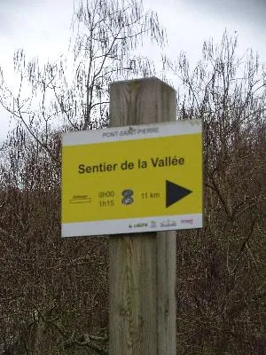 Sentier de la Vallée à Pont-Saint-Pierre