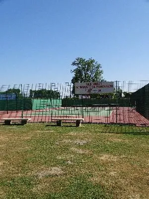 Courts de tennis de Thuit-Hébert