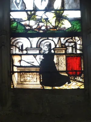 Vitrail Baie 10 - Résurrection de Lazare dans l'Église Notre-Dame-des-Arts de Pont-de-l'Arche
