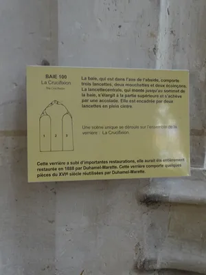 Vitrail Baie 100 : La Crucifixion dans l'Église Saint-Martin à Nonancourt