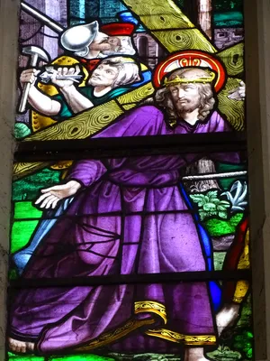 Vitrail Baie 101 : Le Portement de Croix dans l'Église Saint-Martin à Nonancourt